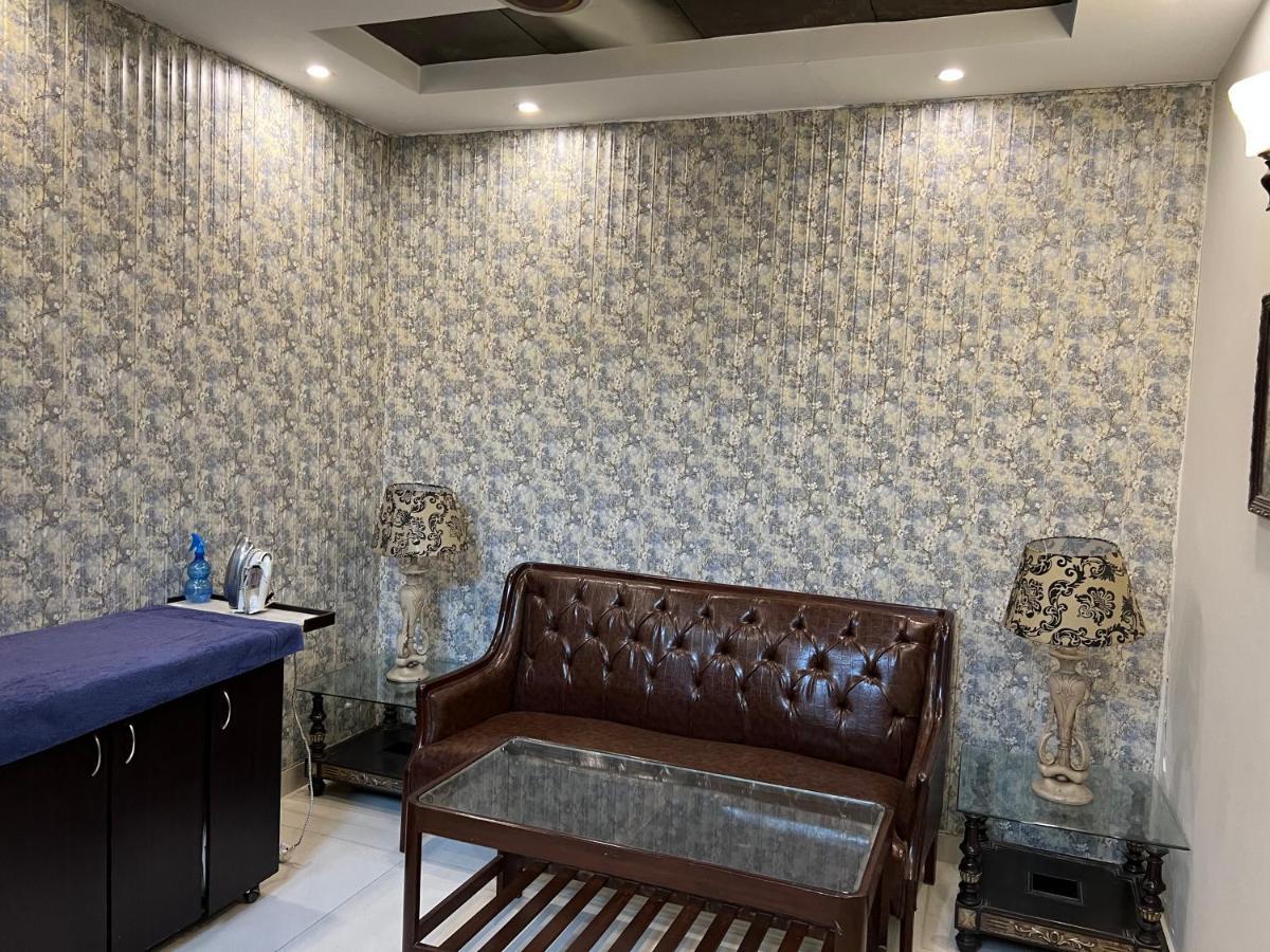 Royal Three Bed Room Full House Dha Phase 6 Lahore Exterior photo